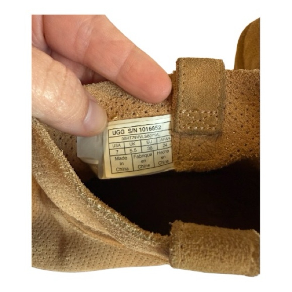 UGG MINI PERF Boots sz 7 - Picture 7 of 7